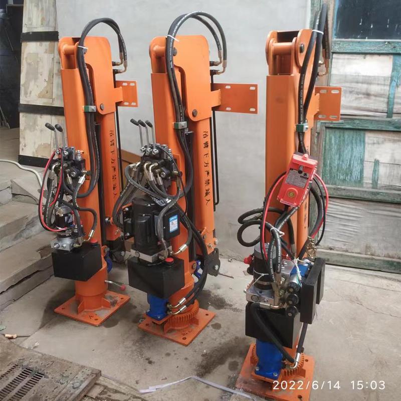都江堰市重汽蓝牌随车吊 3.2吨 国六动力强 液压驱动 农用自卸起重机